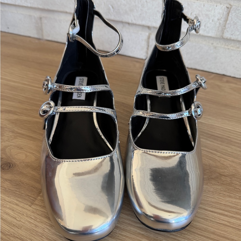 New Steve Madden Metallic Silver Flats